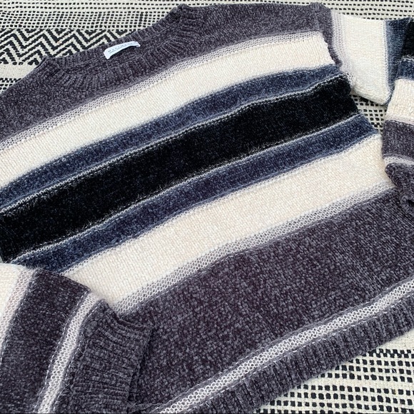 Macy McCoy Grey Stripe Knit Sweater size O/S (fits M) - Picture 3 of 7